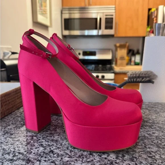 Steve Madden Pink Platform Heels - Picture 3 of 5
